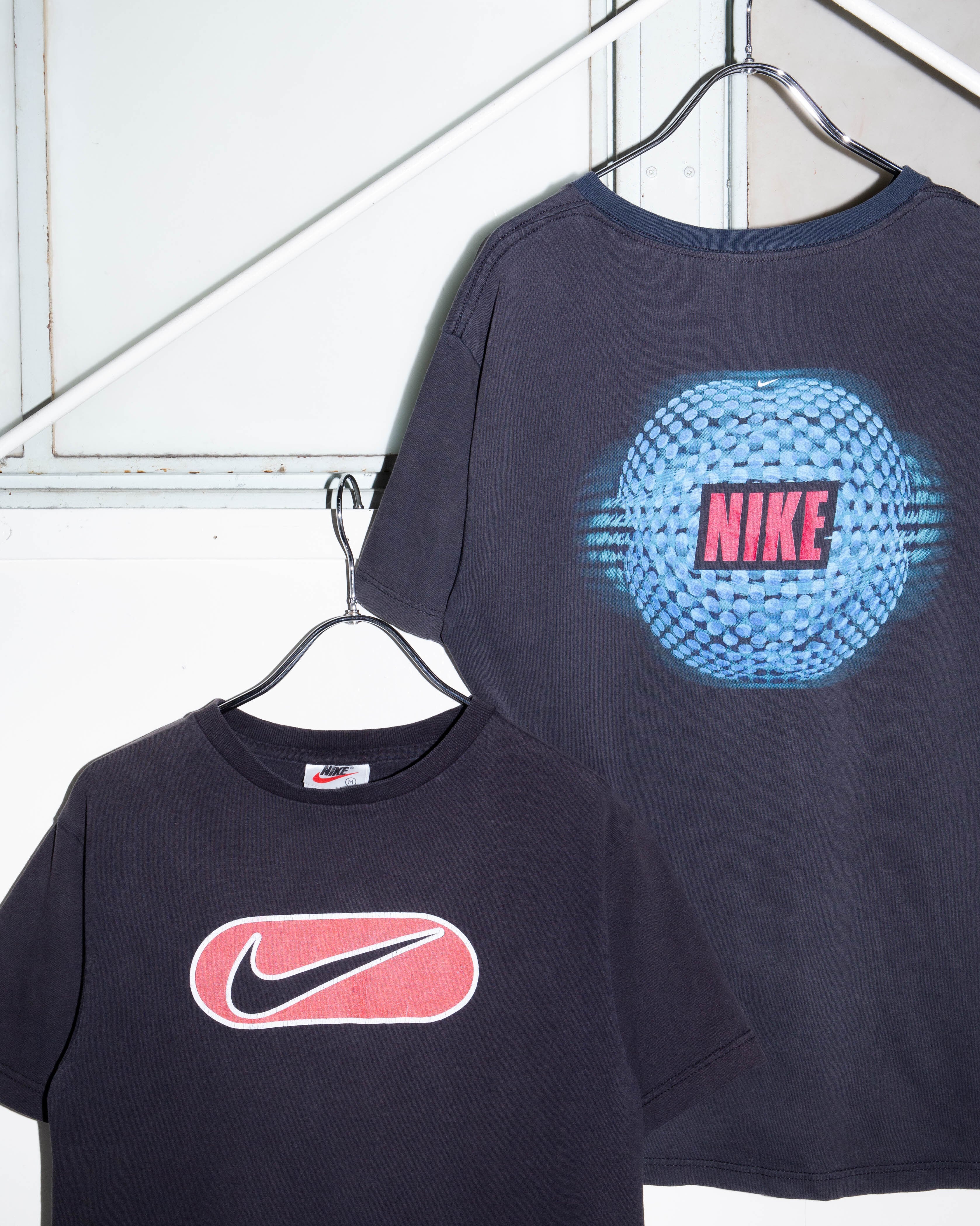 1990s NIKE - 3D graphic swoosh T-shirt | LUIK FINN