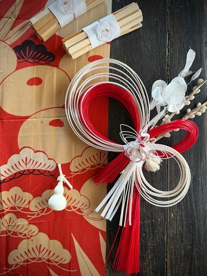 しめ飾り　（水引赤タイプ）