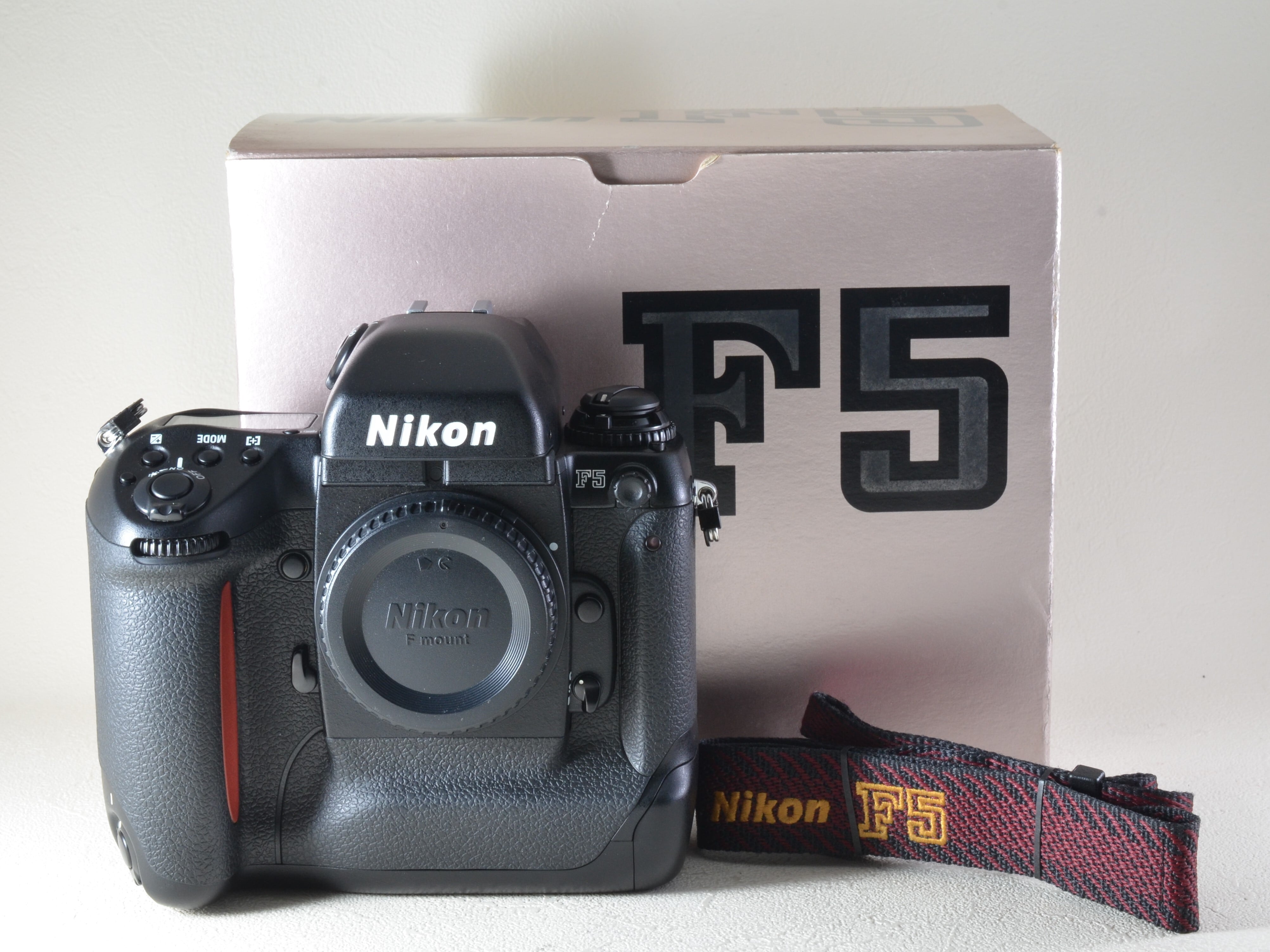 ニコン　Nikon F5 ボディ　本体　美品