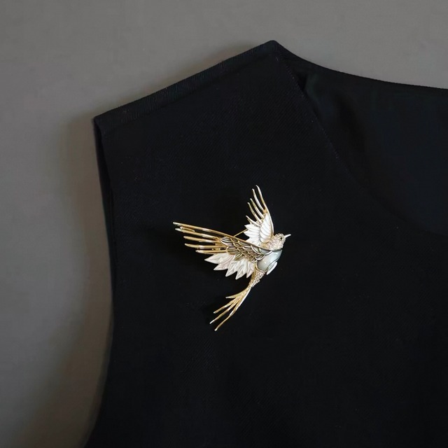 bird brooch K892