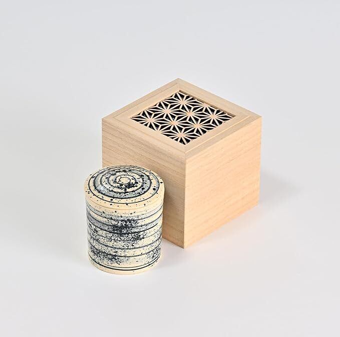 九寸 骨切り 骨壺カバー・2.5寸骨壺付【白木CUBEメモリアル®】(麻の葉