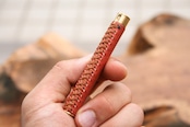 ★不定期販売★ 新型 硬度表示窓付き革軸芯ケース 【特上ヌメ革節目模様 ブラウン】