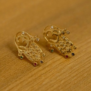 ハムサ・ヒーリングハンド～シヴァオーム【ピアス（ゴールド18K）】