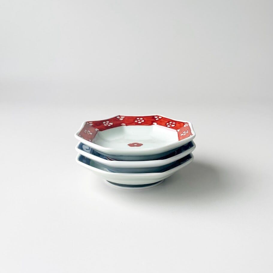 波佐見焼】赤絵外濃小紋 八角小皿 | 和食器のすべて