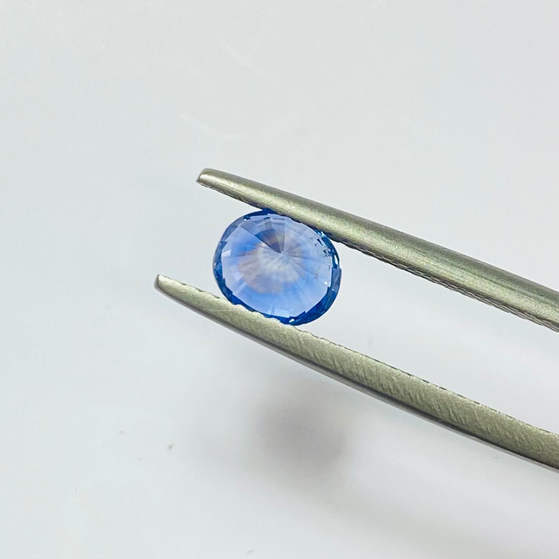 切子みたいなキラキラサファイア