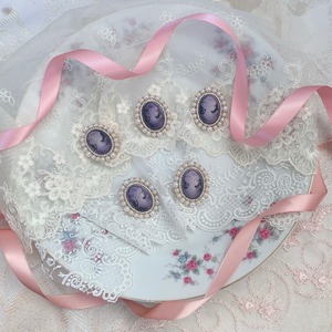 Romantic Brooch with Pearl Beads