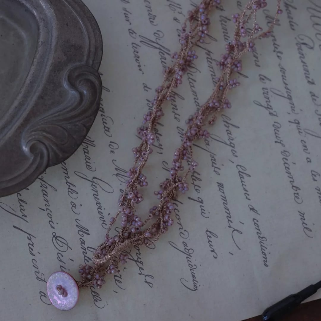 ビーズクロシェボタンネックレス F3962