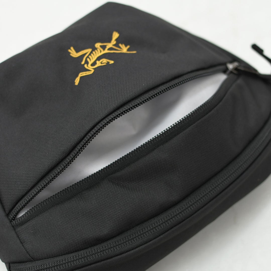 Arc’teryx ウエストポーチ　リフレクターロゴ ARC'TERYX (アークテリクス) メンズ ボディバッグ ロゴ マンティス 1