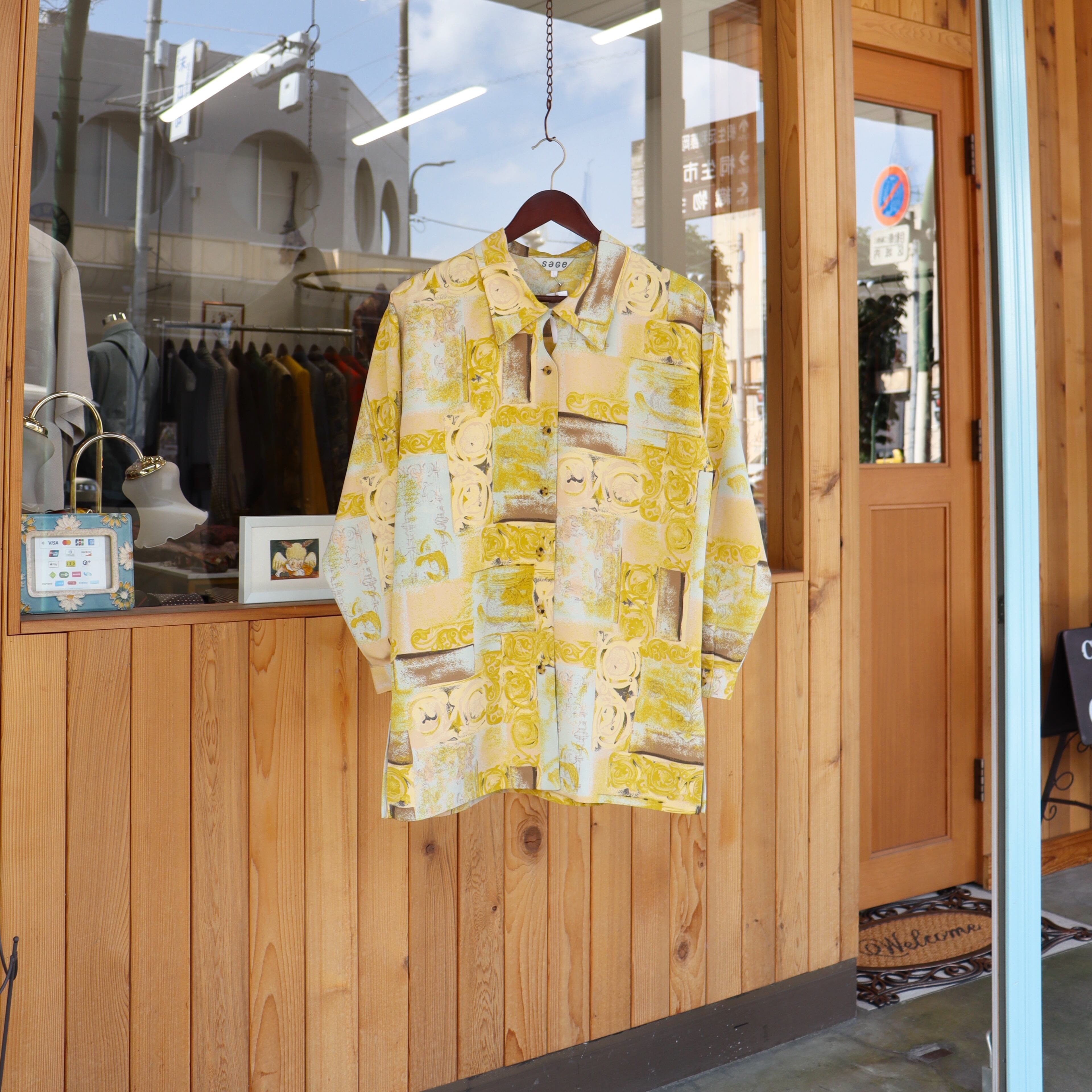 JAPAN vintage retro shirt