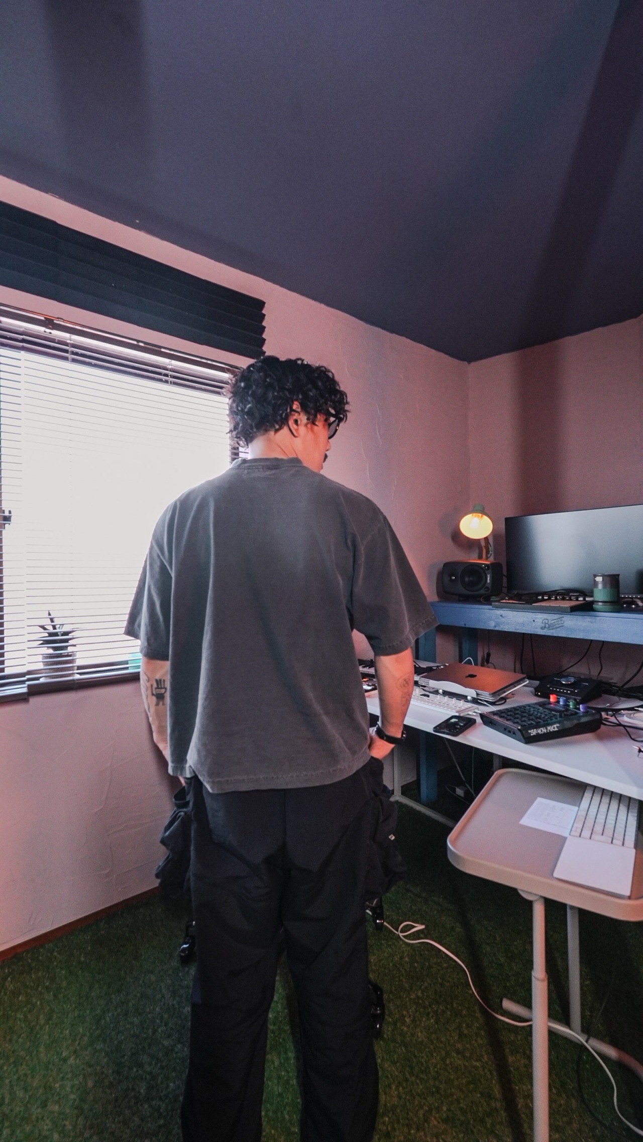 Moco Logo 7.5oz U.S.A Cotton Garment Dye T-Shirt [SHADOW]