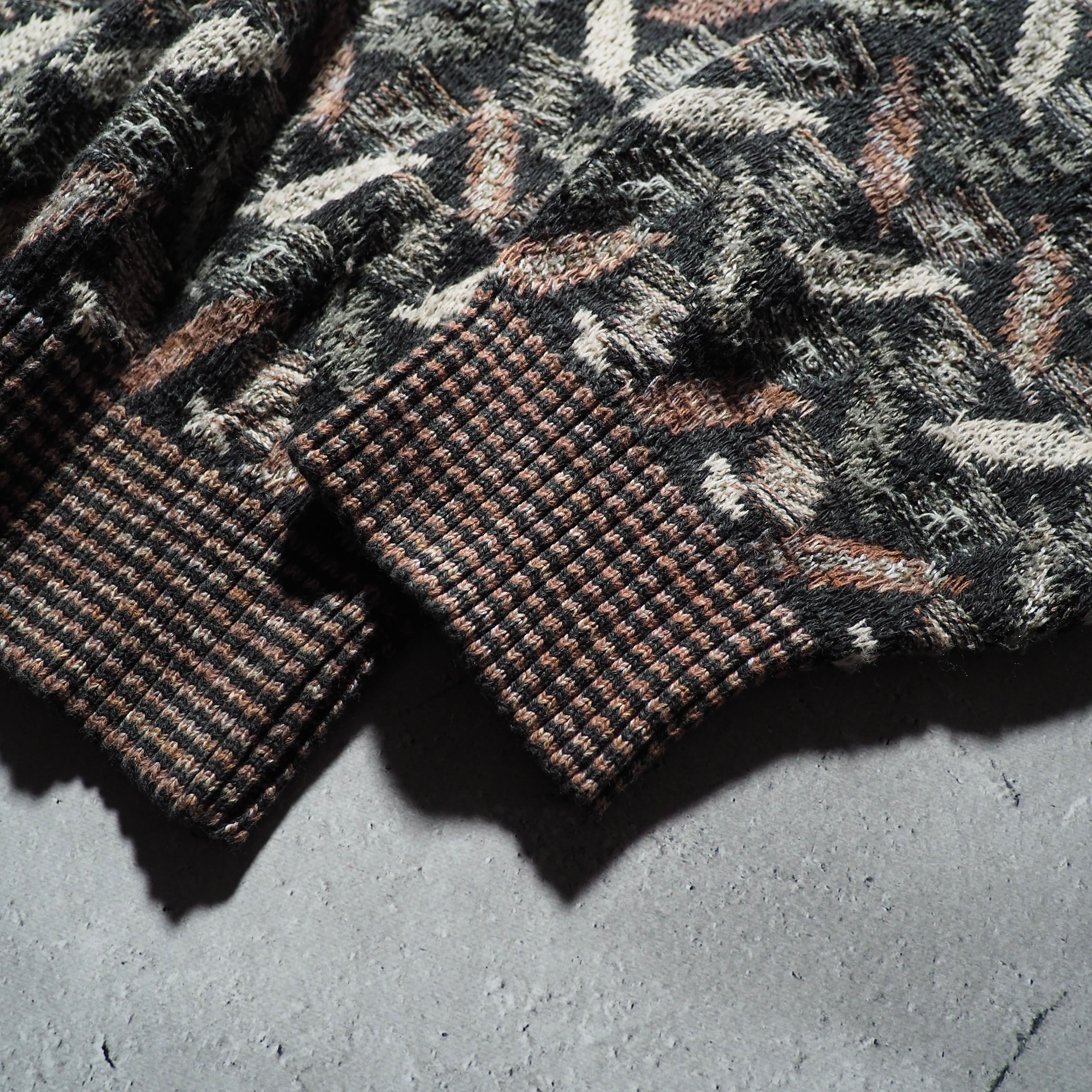 1990s ” Made in USA ” Fallen leaves embbossed vintage loose knit