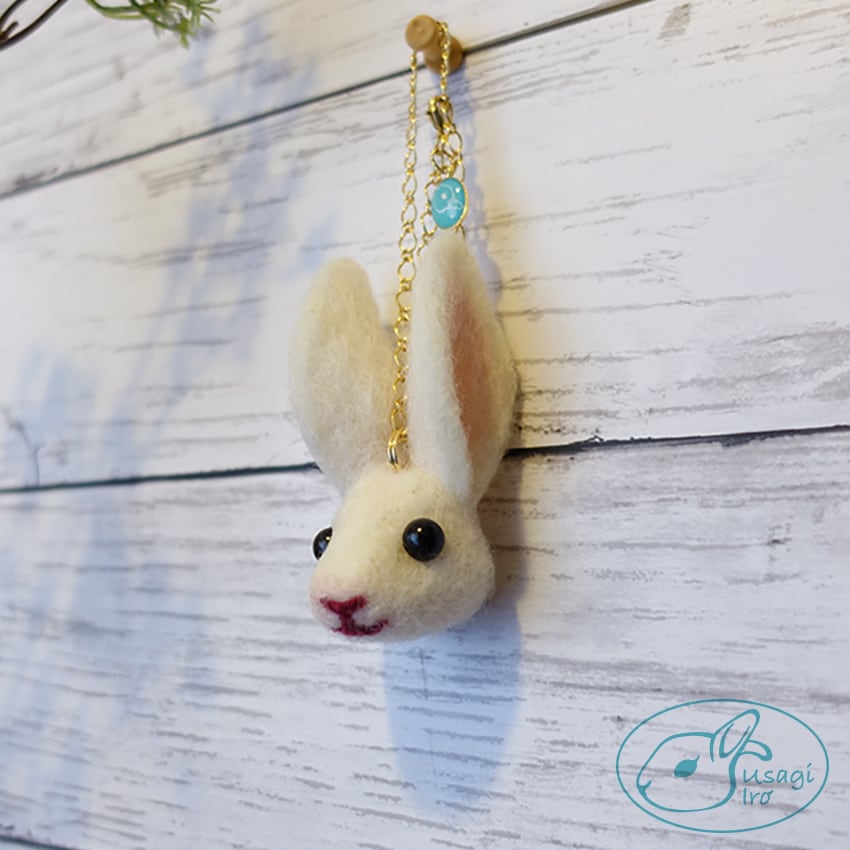 クッションキーホルダー、うさぎフリルフェルト 羊毛フェルトリアルうさぎ お座りホーランドロップ (ブロークン
