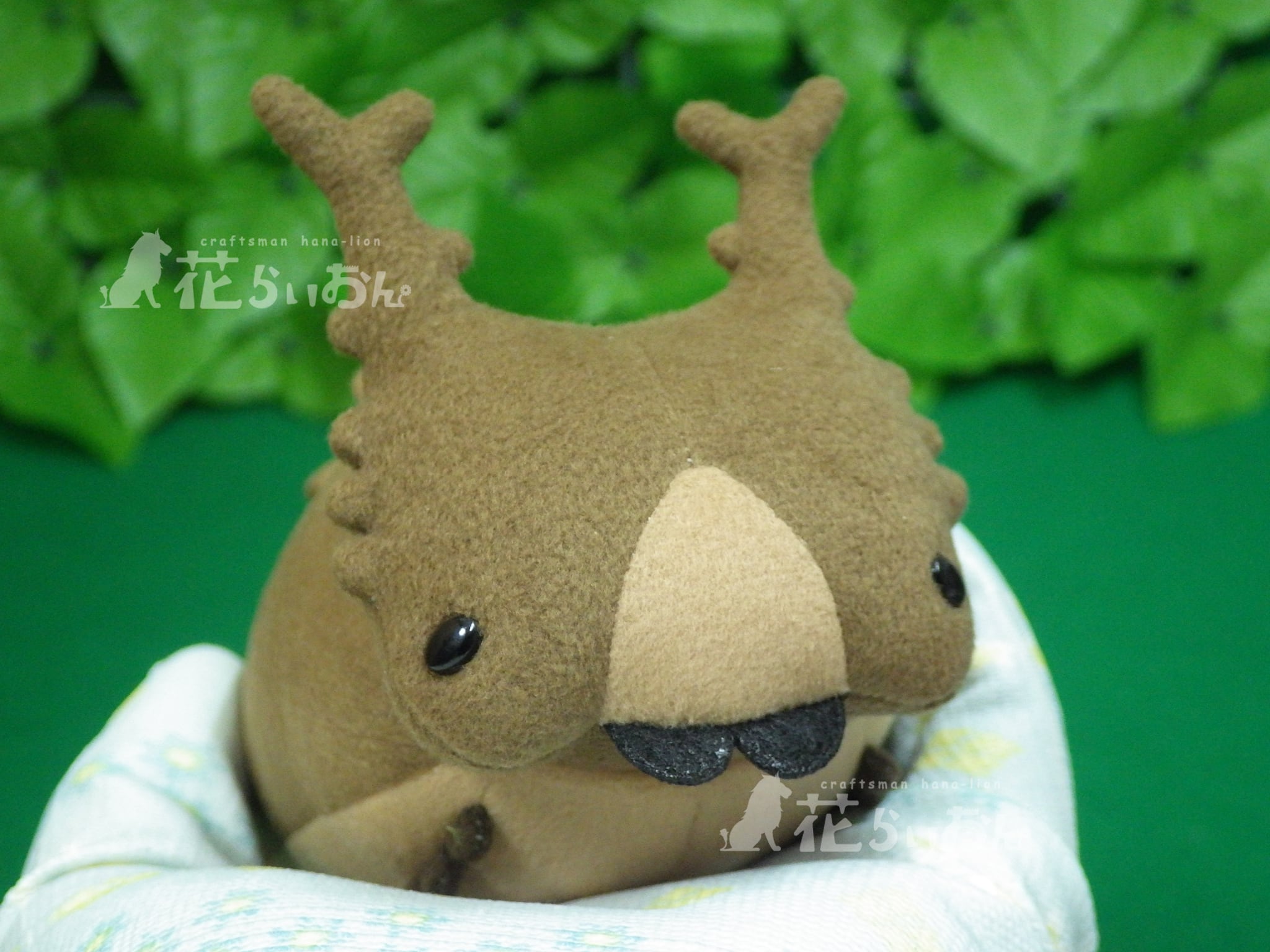 5/5：※抽選販売※もちもち幼虫(オオムラサキ) 秋色ブラウン | もの作り