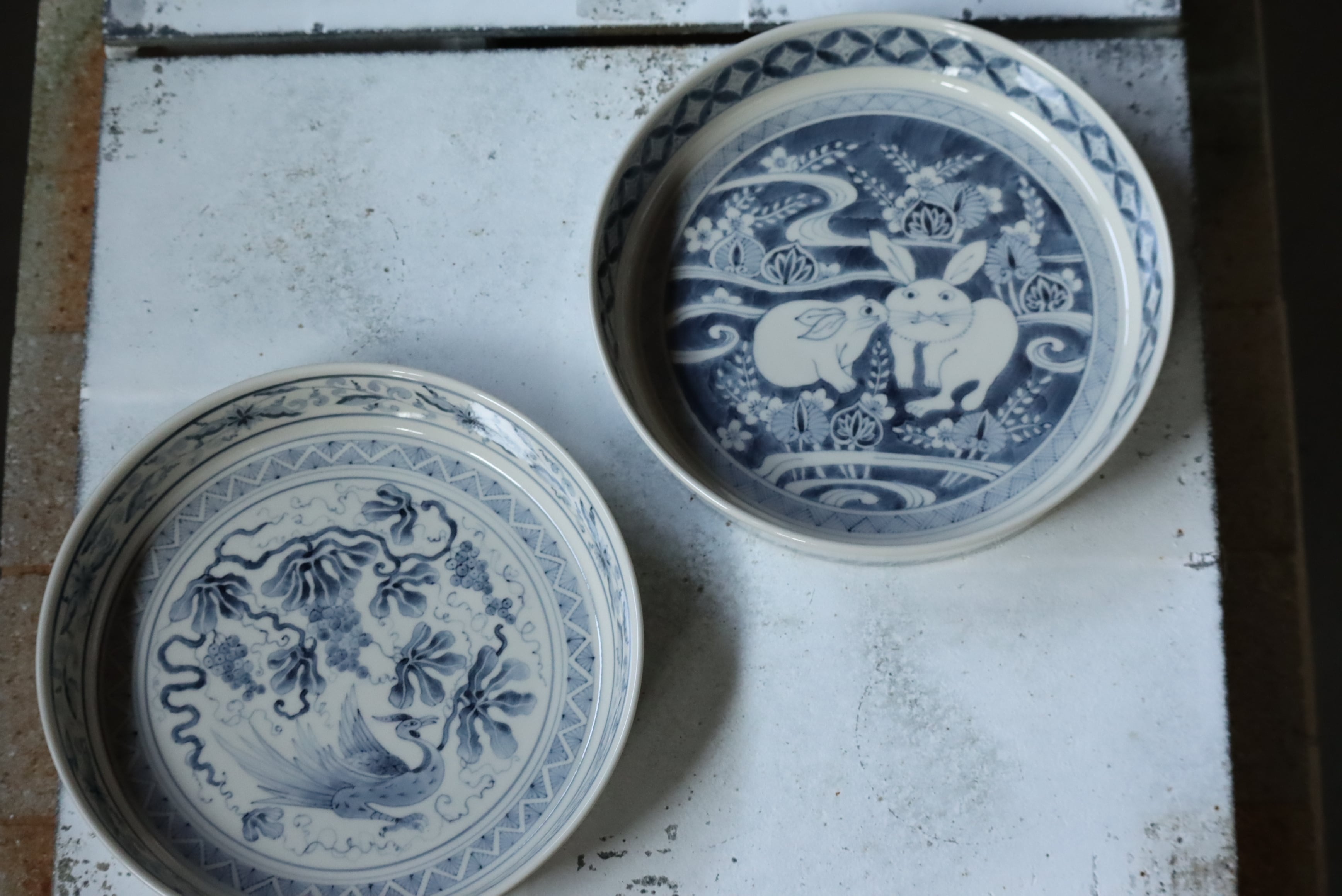 染付葵兎画水盤型菓子鉢 | 【有田焼 坂本窯陶工房】オンラインストア