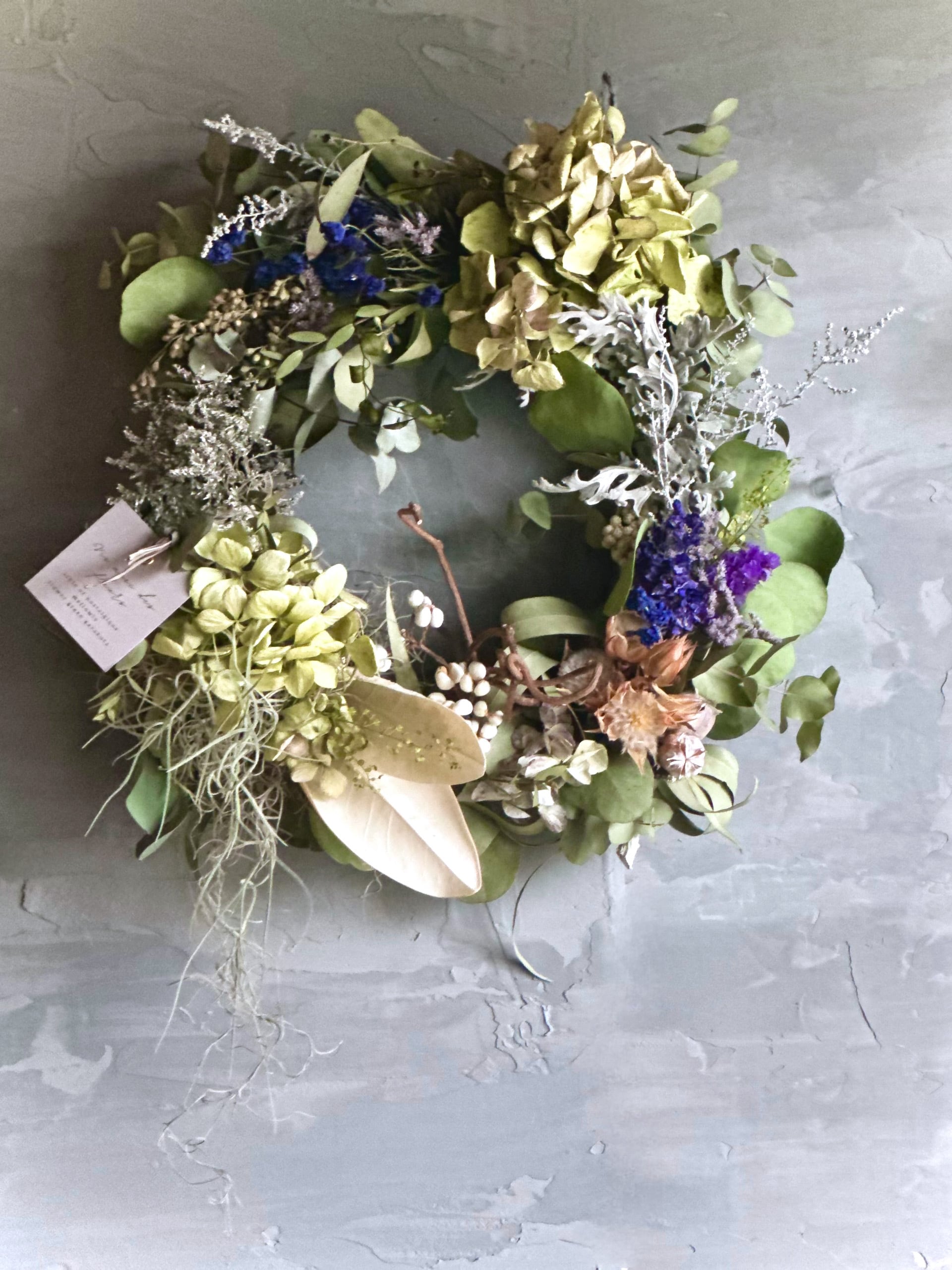 ブルーファンタジアとユーカリと花々のリース ブルーファンタジアとユーカリと花々のリース