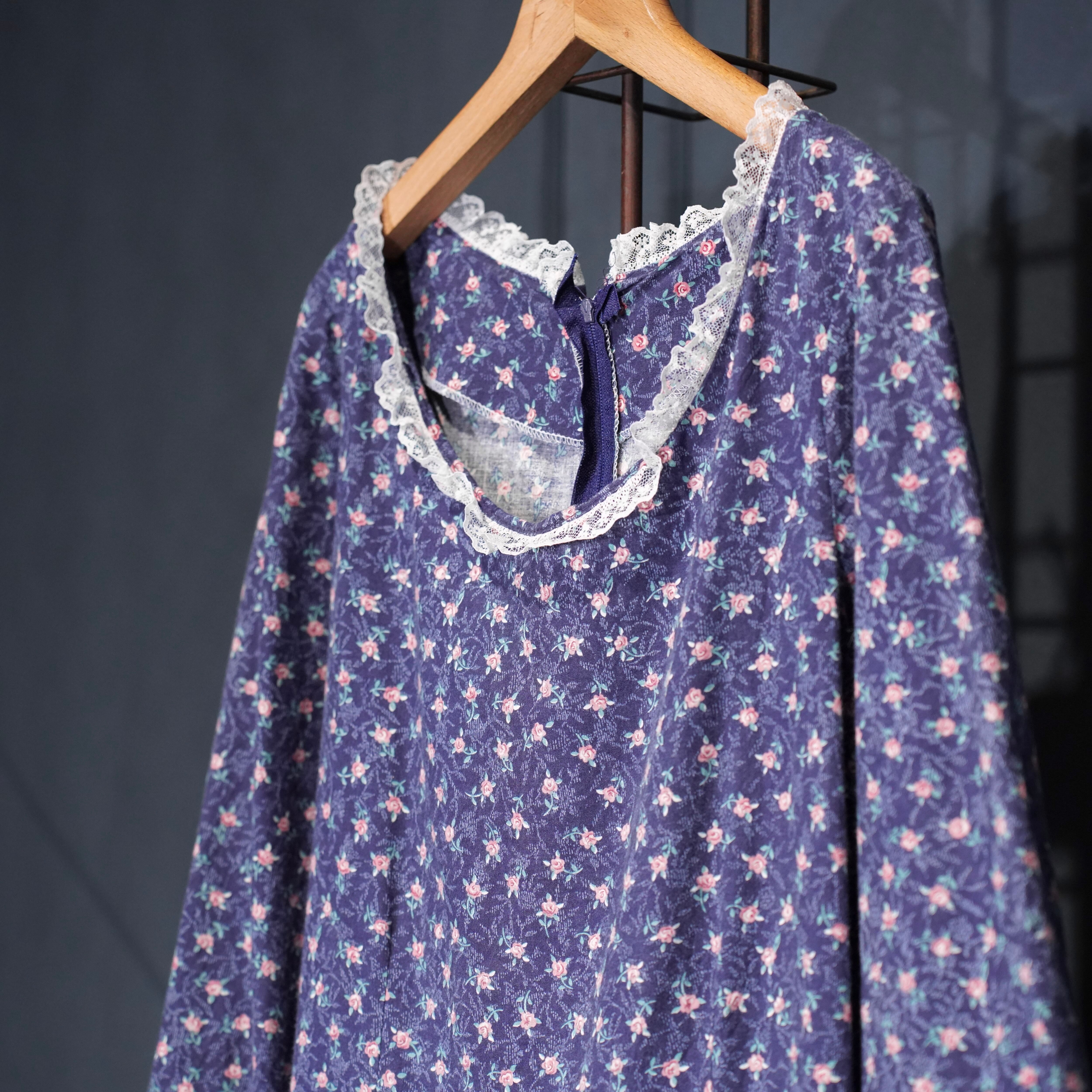 70's USA VINTAGE FLOWER PATTERNED LACE DESIGN COTTON DRESS 70's USA VINTAGE FLOWER PATTERNED LACE DESIGN COTTON DRESS