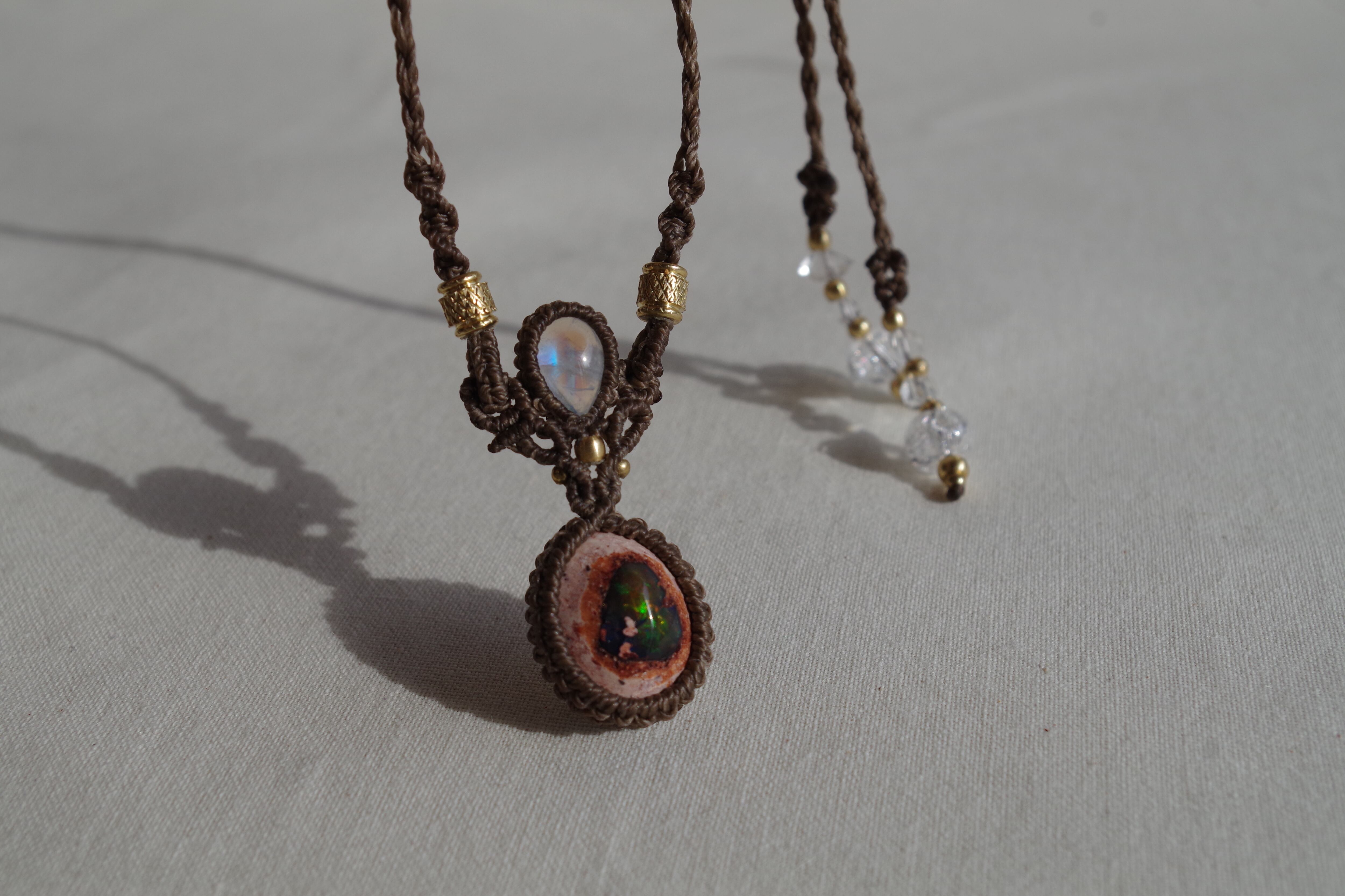 Cantera opal × Rainbow moonstone necklace | Lico macrame jewely shop