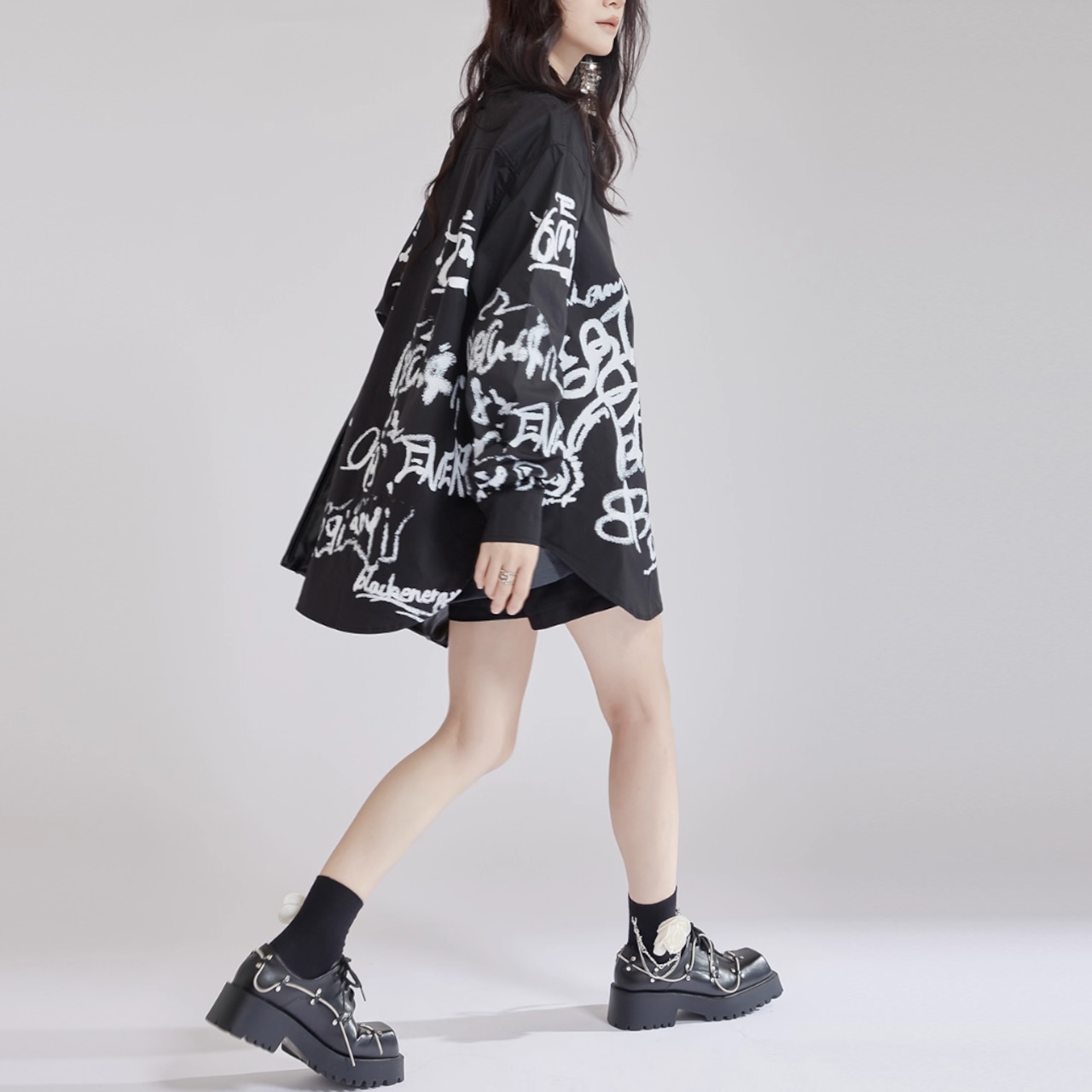 Graffiti lettering oversized shirt (ME157)