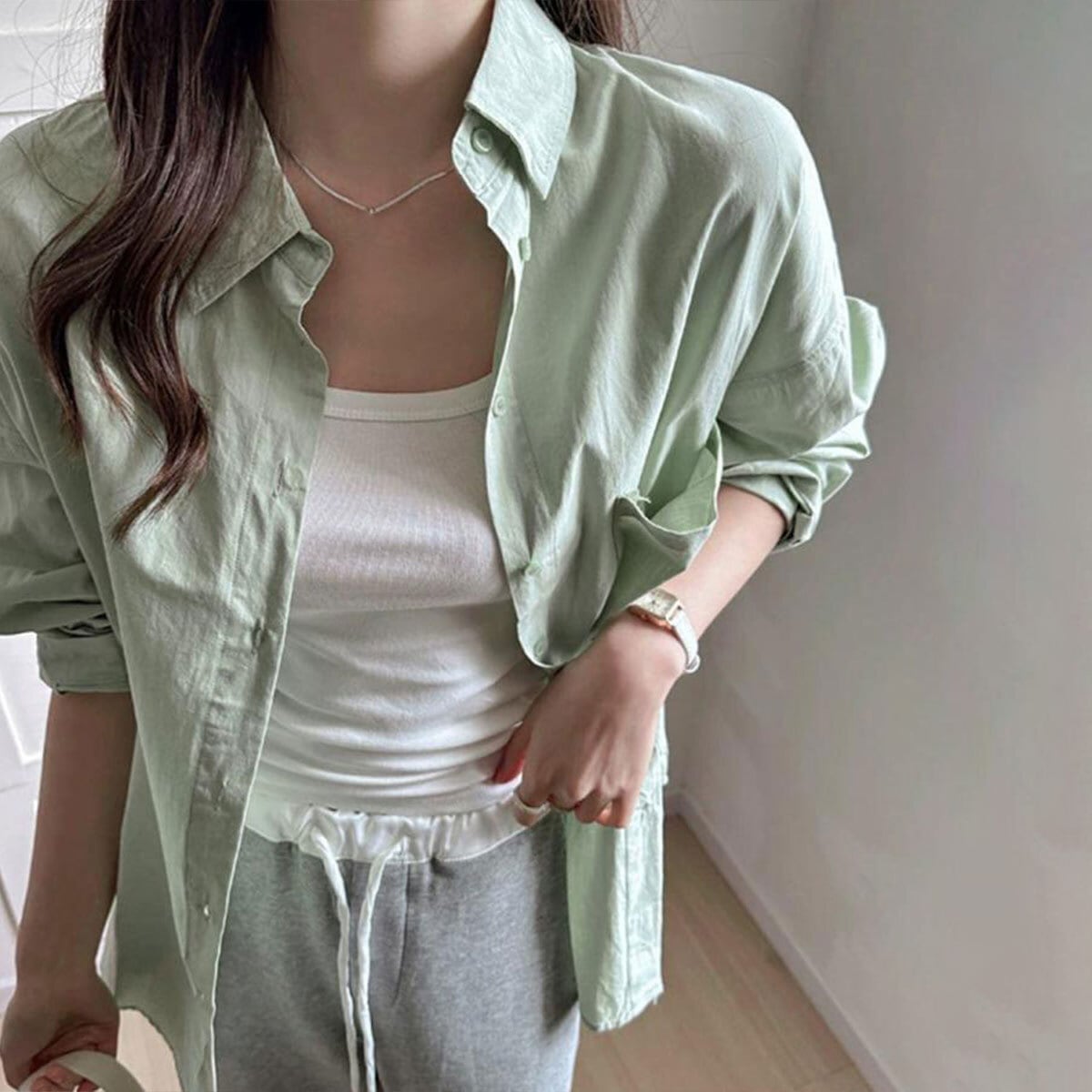 シャツ 長袖 オーバーサイズ レディース 春夏秋 韓国 シンプル 大人 きれいめ カジュアル 無地 トップス 羽織り 体型カバー ゆるシャツ ゆったり オフィスカジュアル 大人可愛い 大人女子