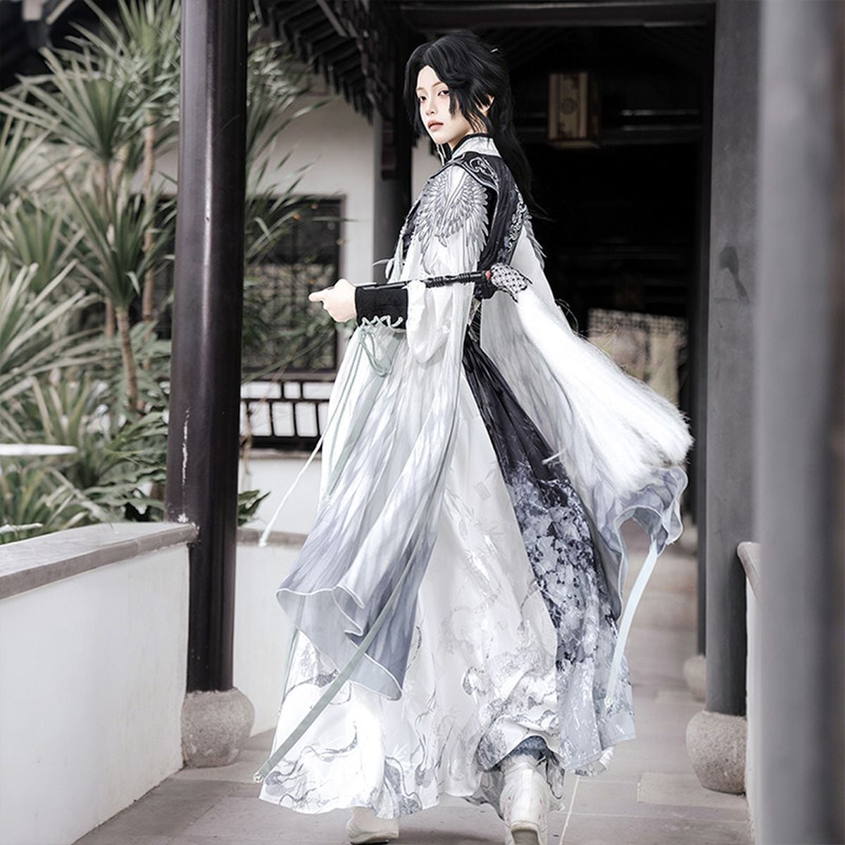 白磁に舞う墨花・振袖チャイナセットアップ：Ver.B | Maiden's Rêve