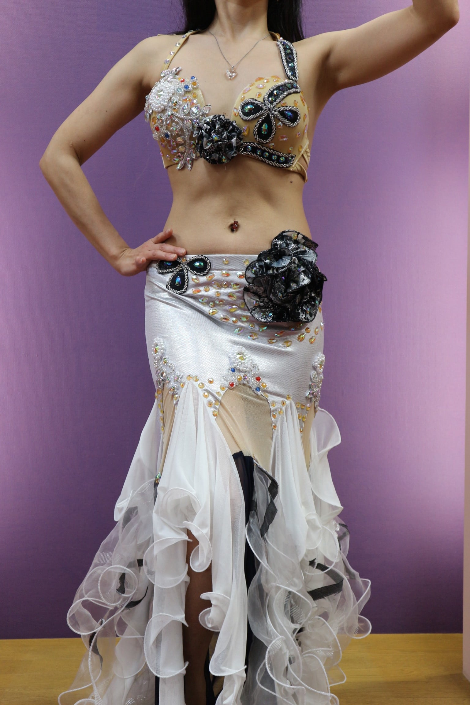 エジプト製 ベリーダンス衣装 黒&白 | shamirajapan エジプト製 ベリーダンス衣装 黒&白 | shamirajapan