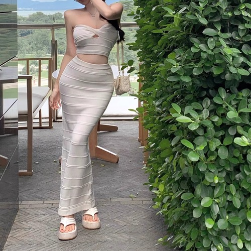 【2点セット】カットアウトツイストペアトップ＋ニットスカート ・6250