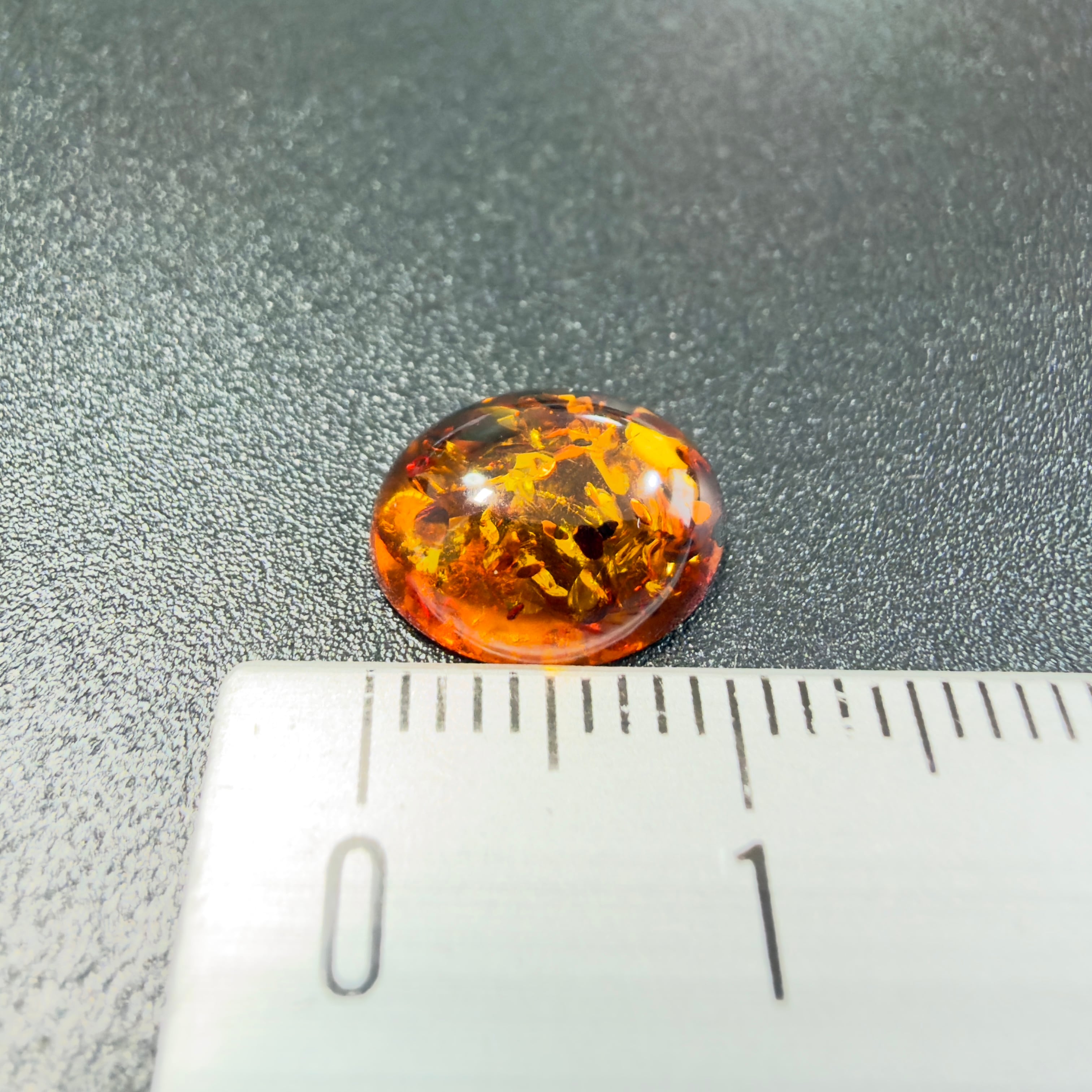 琥珀　レア品　ポーランド 琥珀】 ルース ポーランド産 1.41ct | たからいしルース オンライン