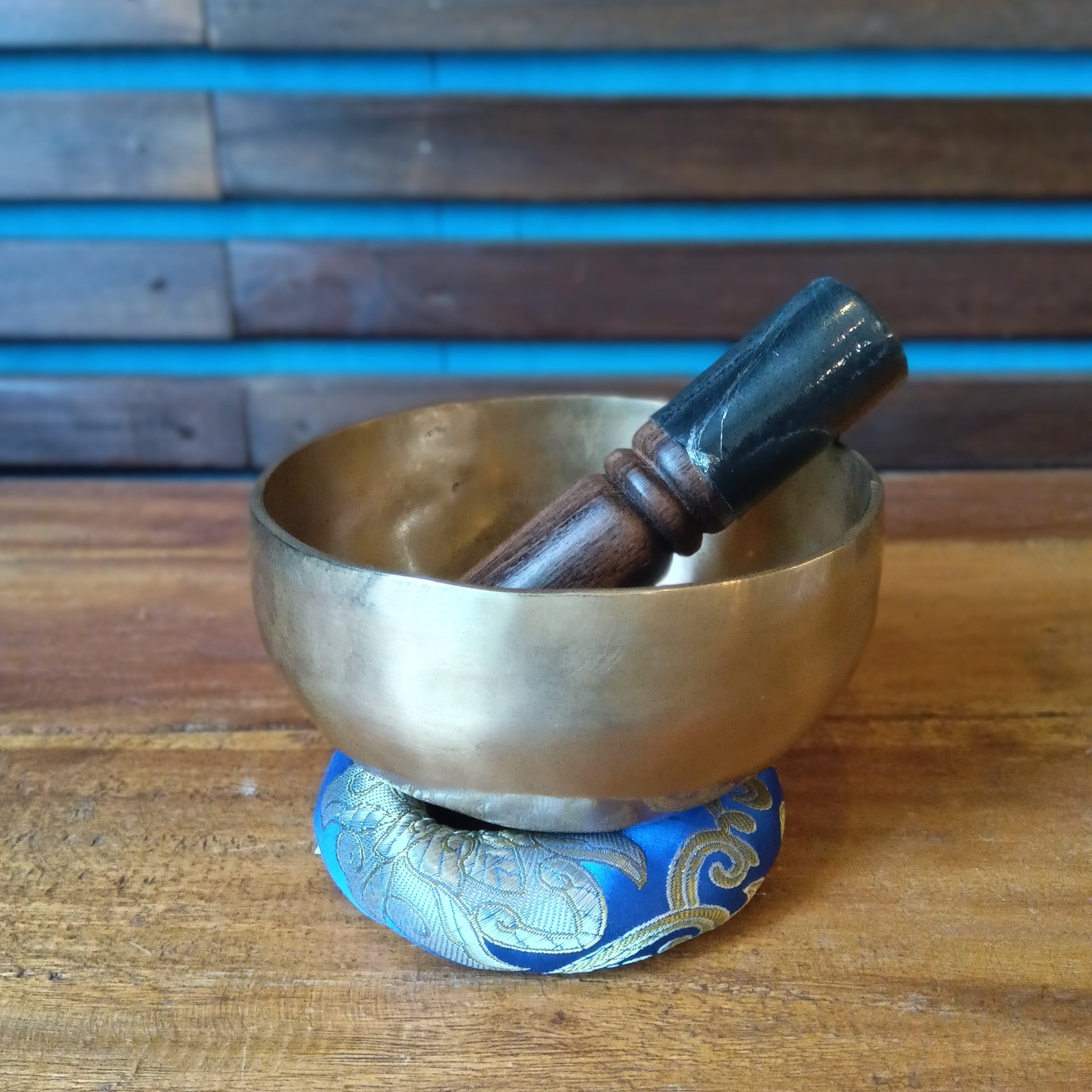 手打ち鍛造】ネパール製 ハンドメイド シンギングボウル（直径約13cm