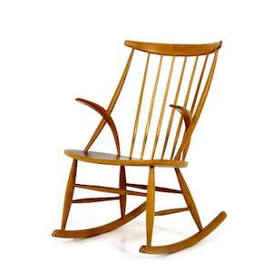 Rocking chair by Illum Wikkelsø  ** before repair **