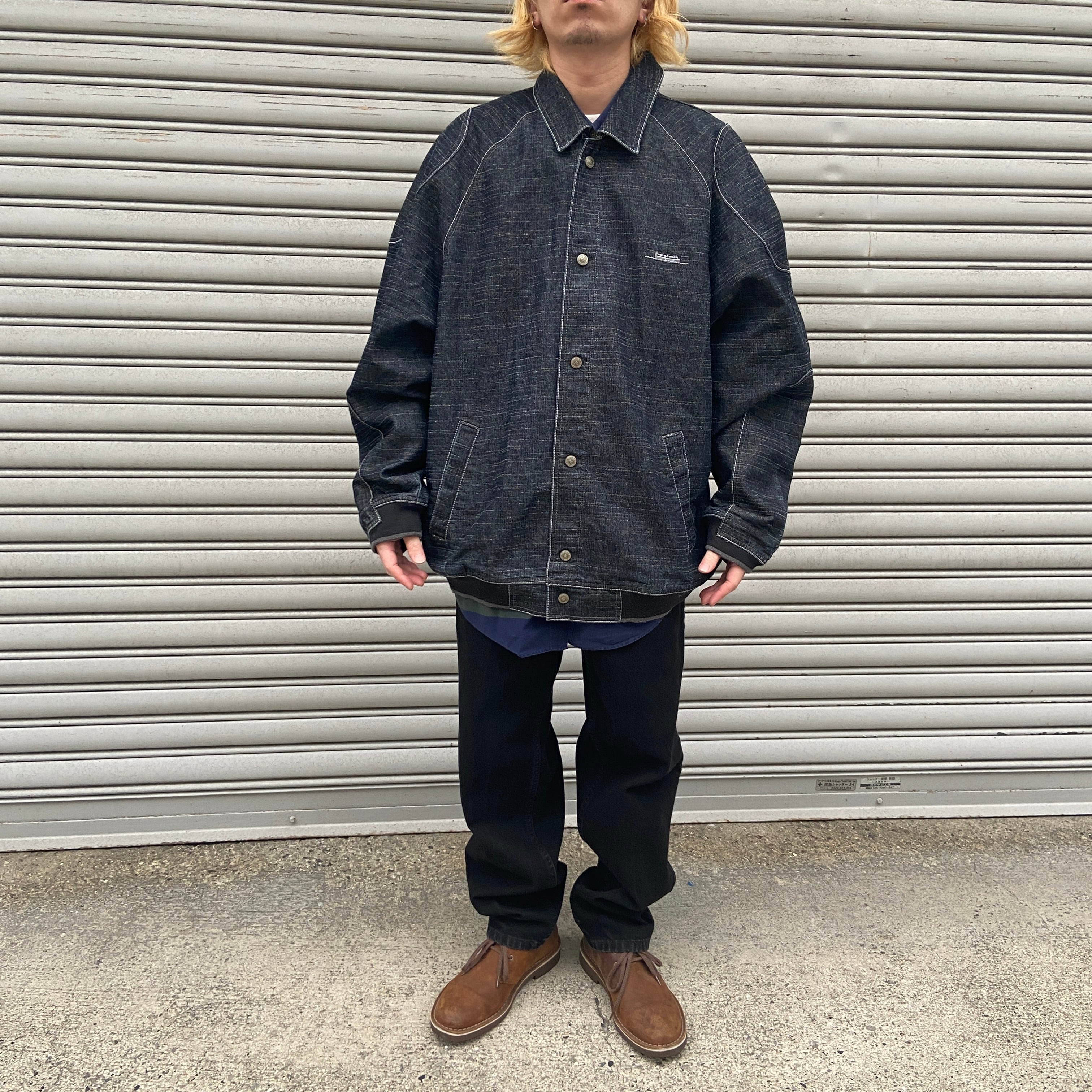 送料無料』Roca wear ロカウェア デニムスタジャン ビッグロゴ XL 
