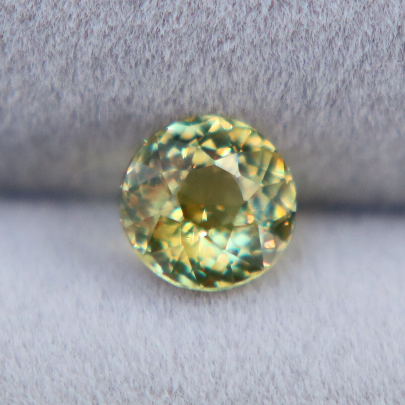 天然グロッシュラーガーネット 0.72ct【Z1112】 | GemQuality