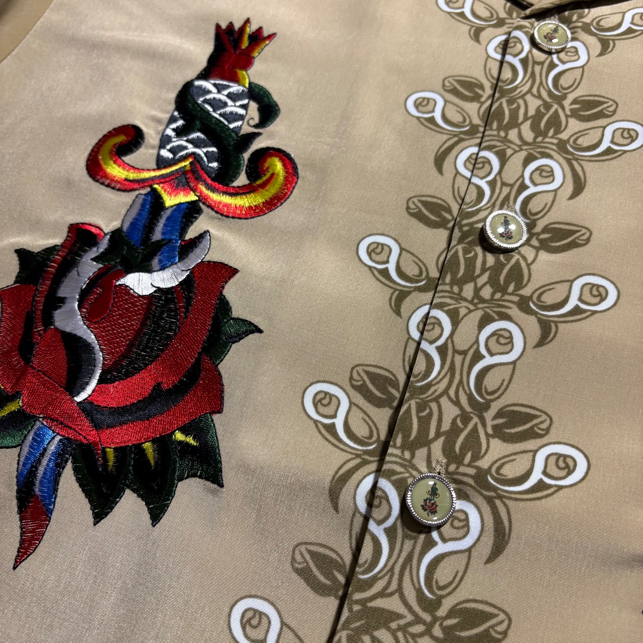 DRAGONFLY embroidery open collar shirt