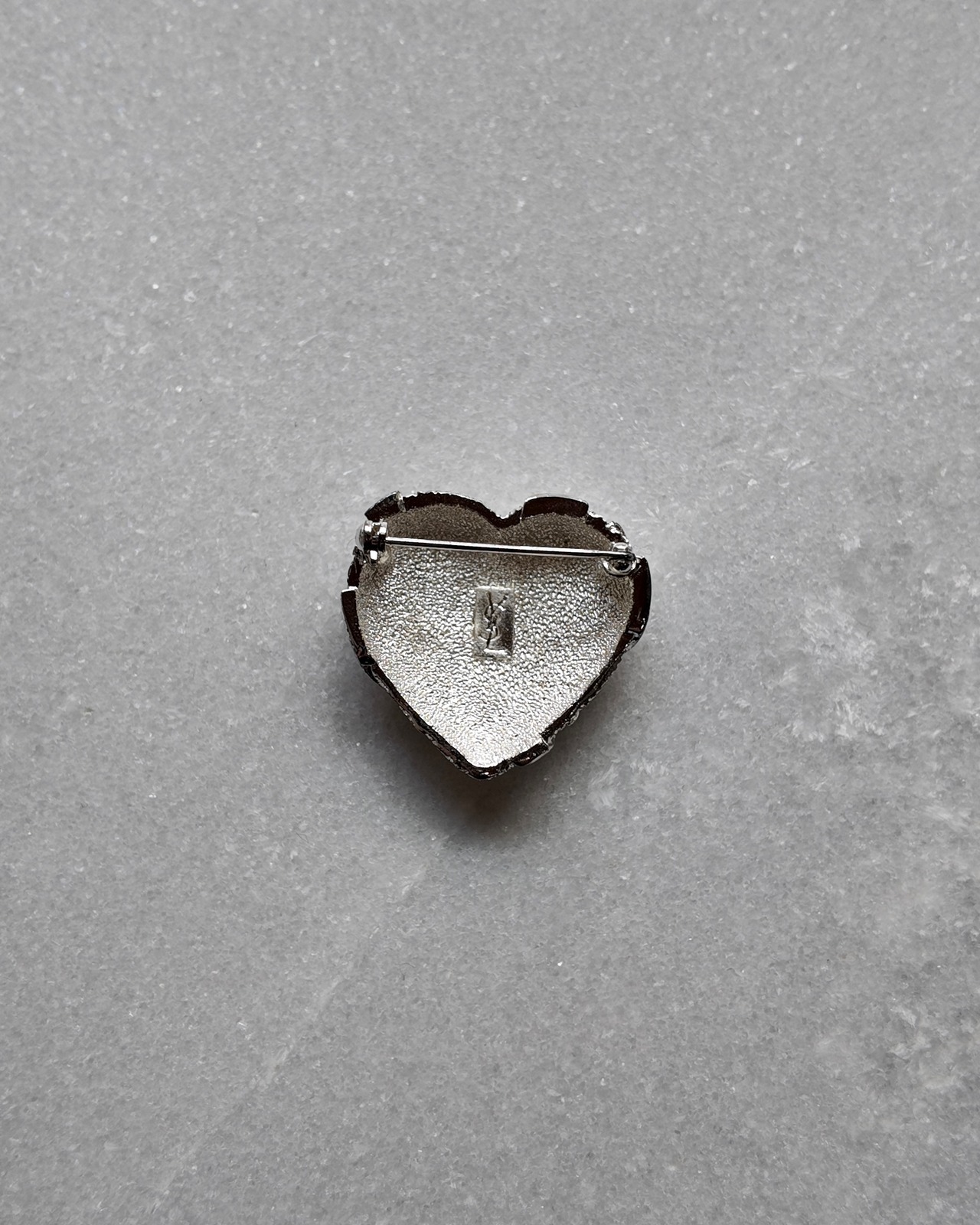 【Yves Saint Laurent】heart pin brooch
