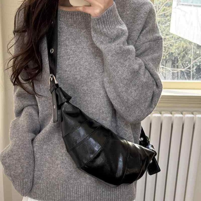 ショルダーバッグ 斜め掛けバッグ ボディバッグ レディース 女性用 ブラウン ブラック クロワッサン 切り替えデザイン ファスナー スマホ リップ カジュアル デイリー 通勤 通学 デート 旅行 サブバッグ かわいい かっこいい おしゃれ 上品 高級感