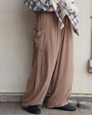 00's Linen rayon sidetuck pants.