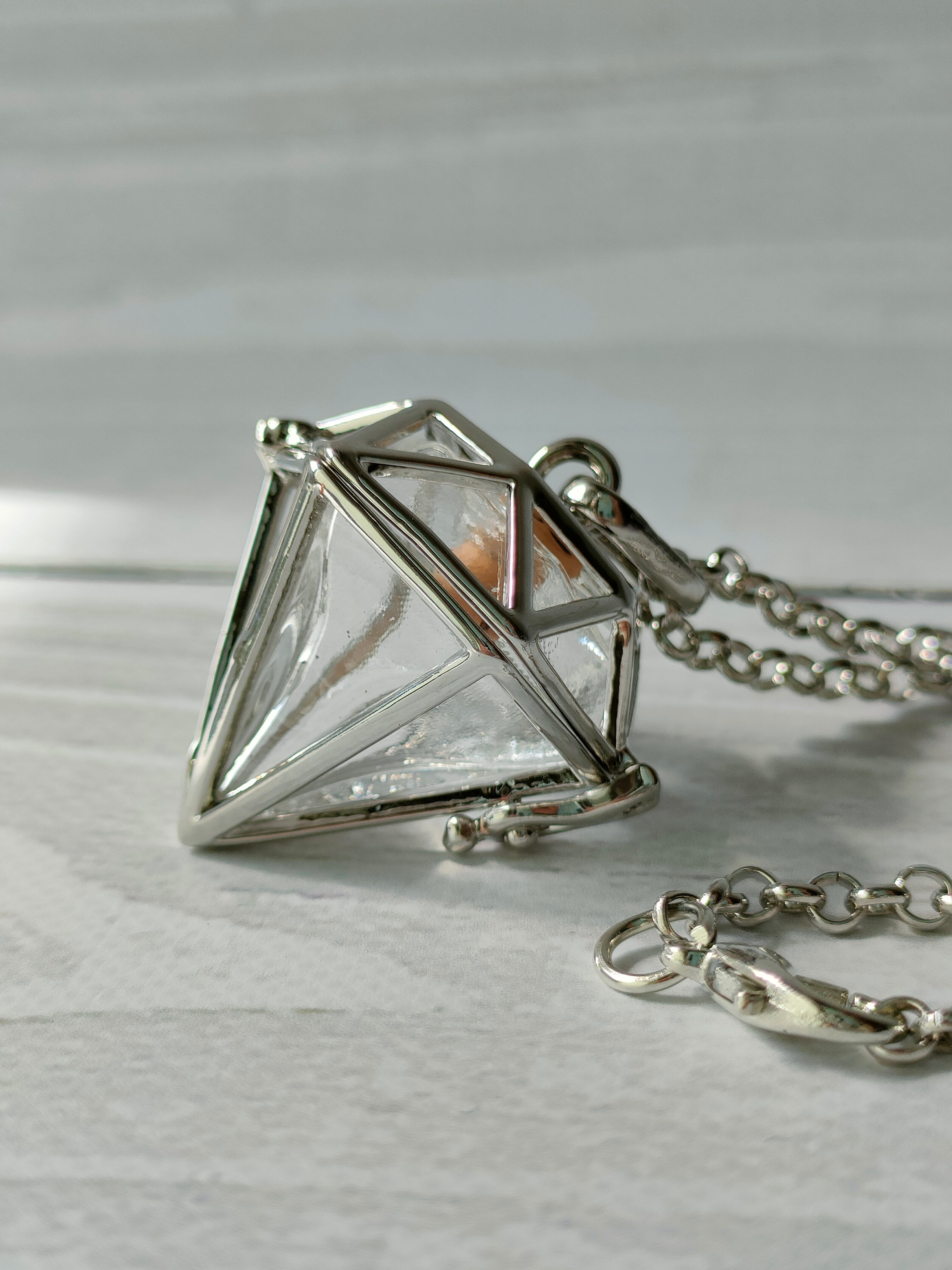 クリスタルケージ ネックレス