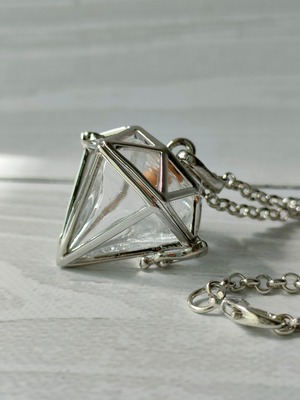 クリスタルケージ ネックレス