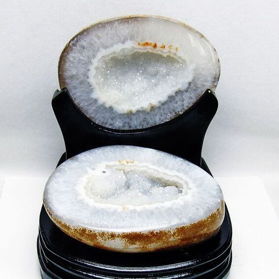 2.3Kg トレジャーメノウ アゲート ジオード 台座付属 一点物 175-1578