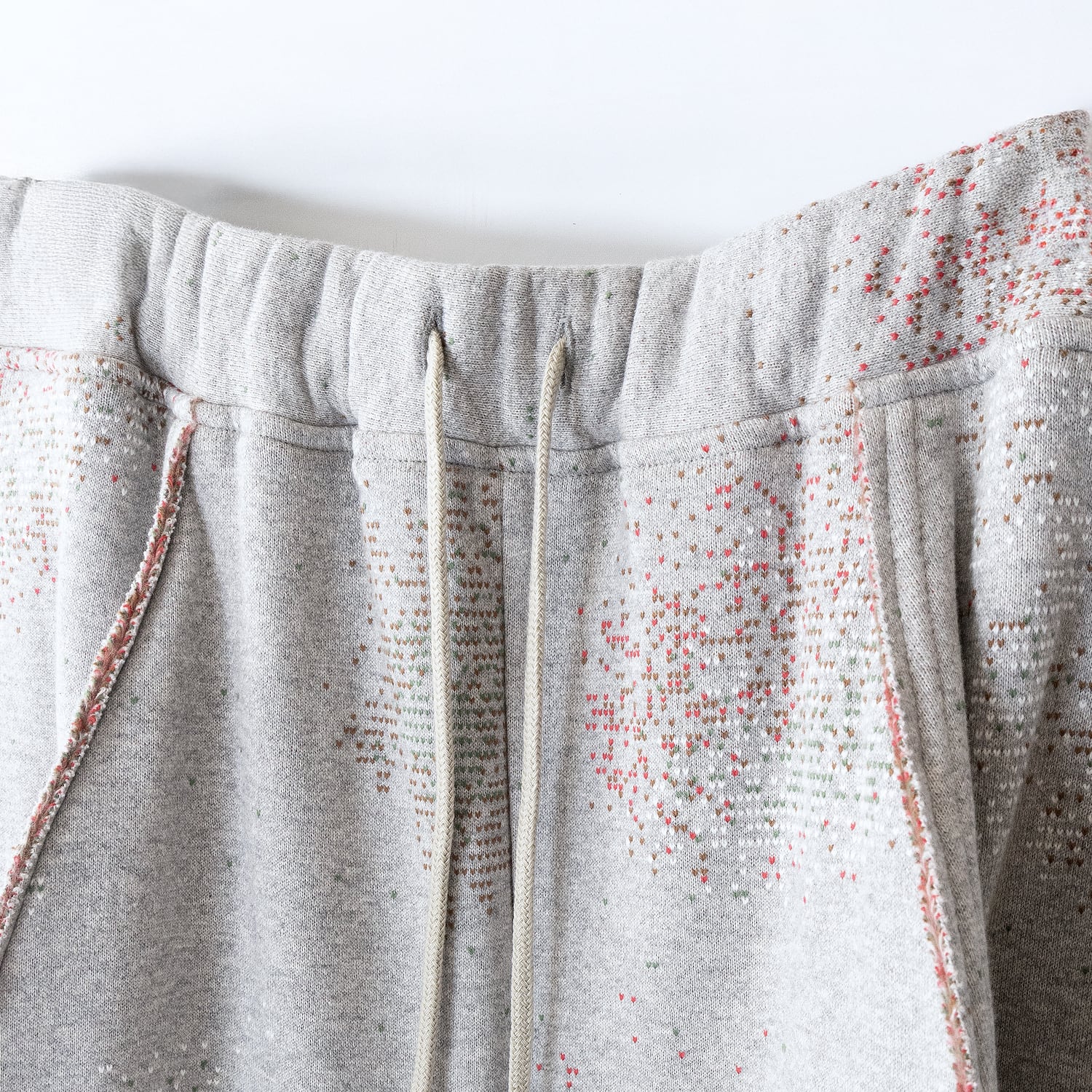 UNEEK BASEMNT - Discover independent style.