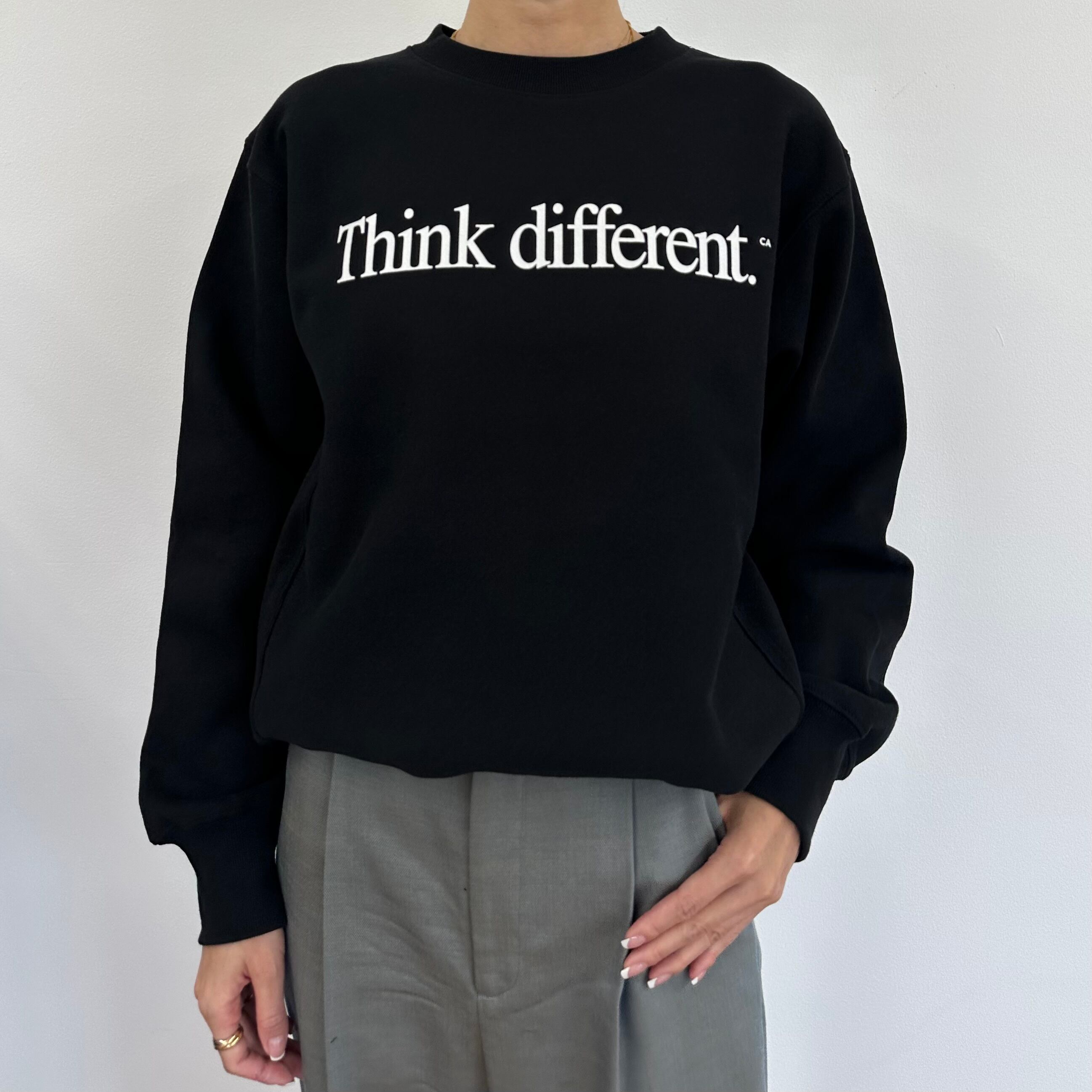 Think different トレーナー　Ca-ito