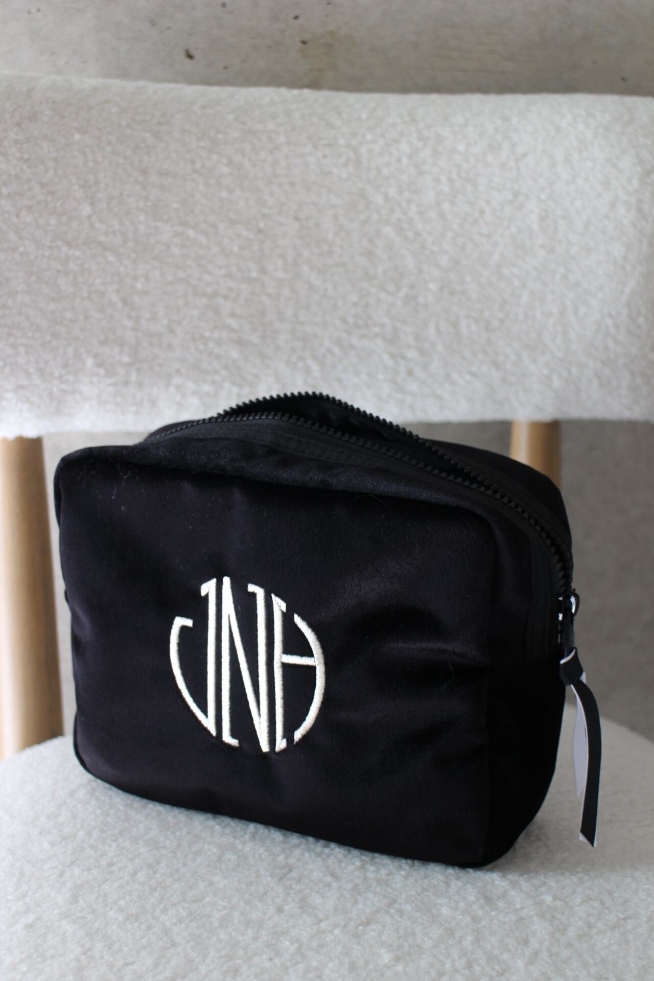 Velvet Library/Black | J.N.Hearts