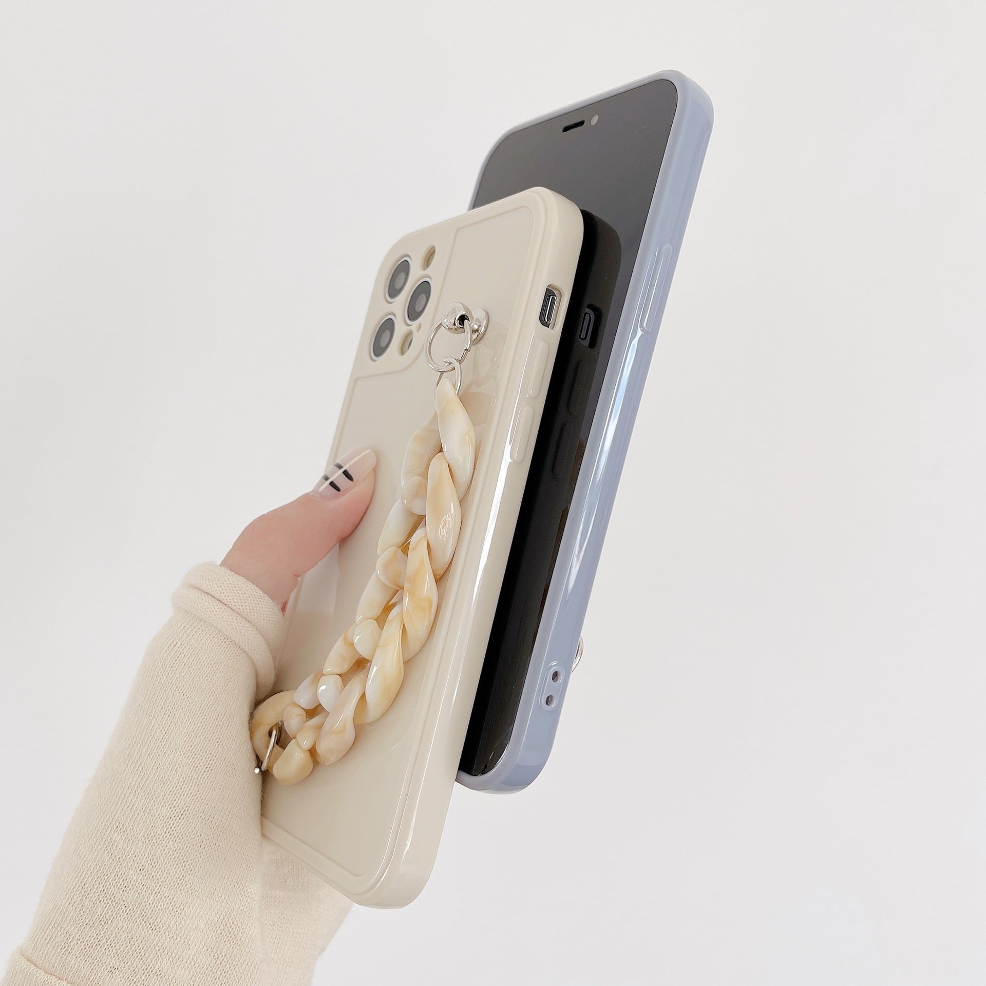 おしゃれに落下防止◎ブラウン べっ甲風チェーン iPhone14 対応