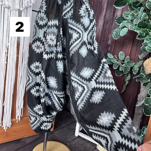 ヤクアラジンパンツ