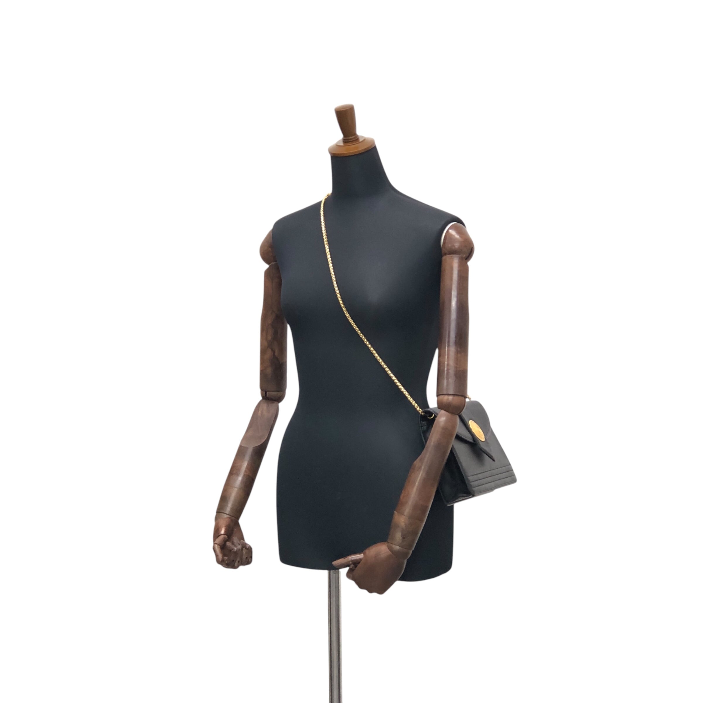 【デッドストック級】イヴサンローラン ショルダーバッグ オーストレッグ ブラック デッドストック級】イヴサンローラン ショルダーバッグ オースト