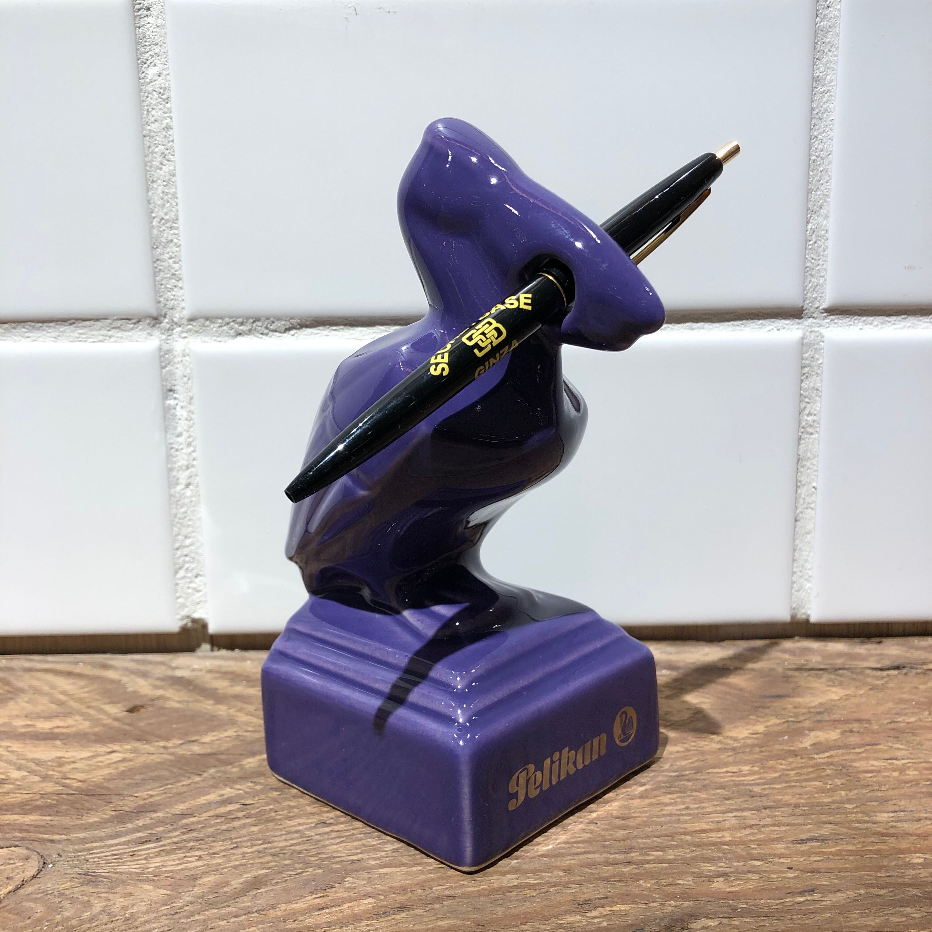 PELICAN / FOUNTAIN PEN STAND PURPLE