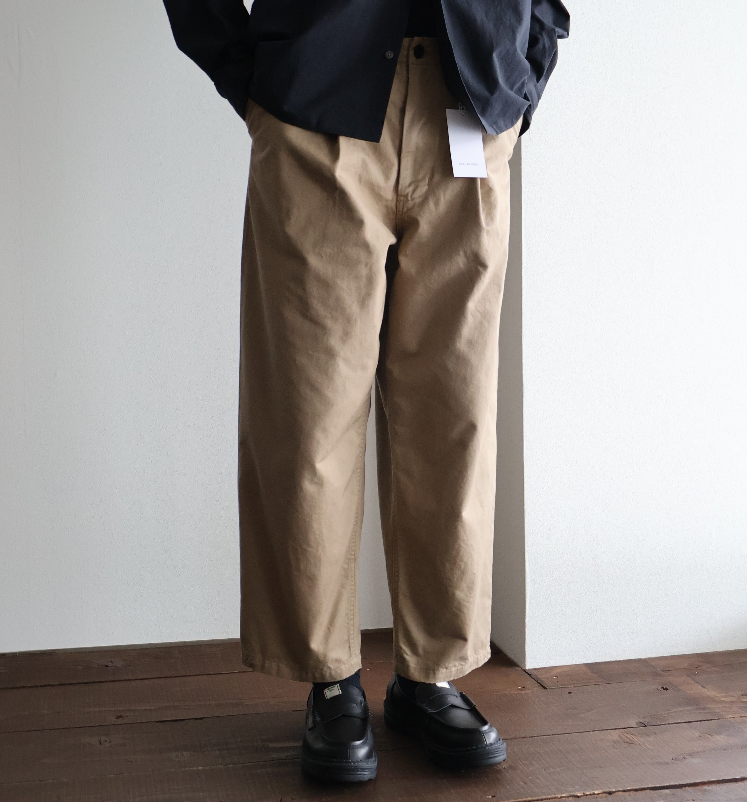 パンツ STILL BY HAND Denim Pants - Beige STILL BY HAND “ Selvedge 1 Pleat Pants ( Beige )” | H.inch