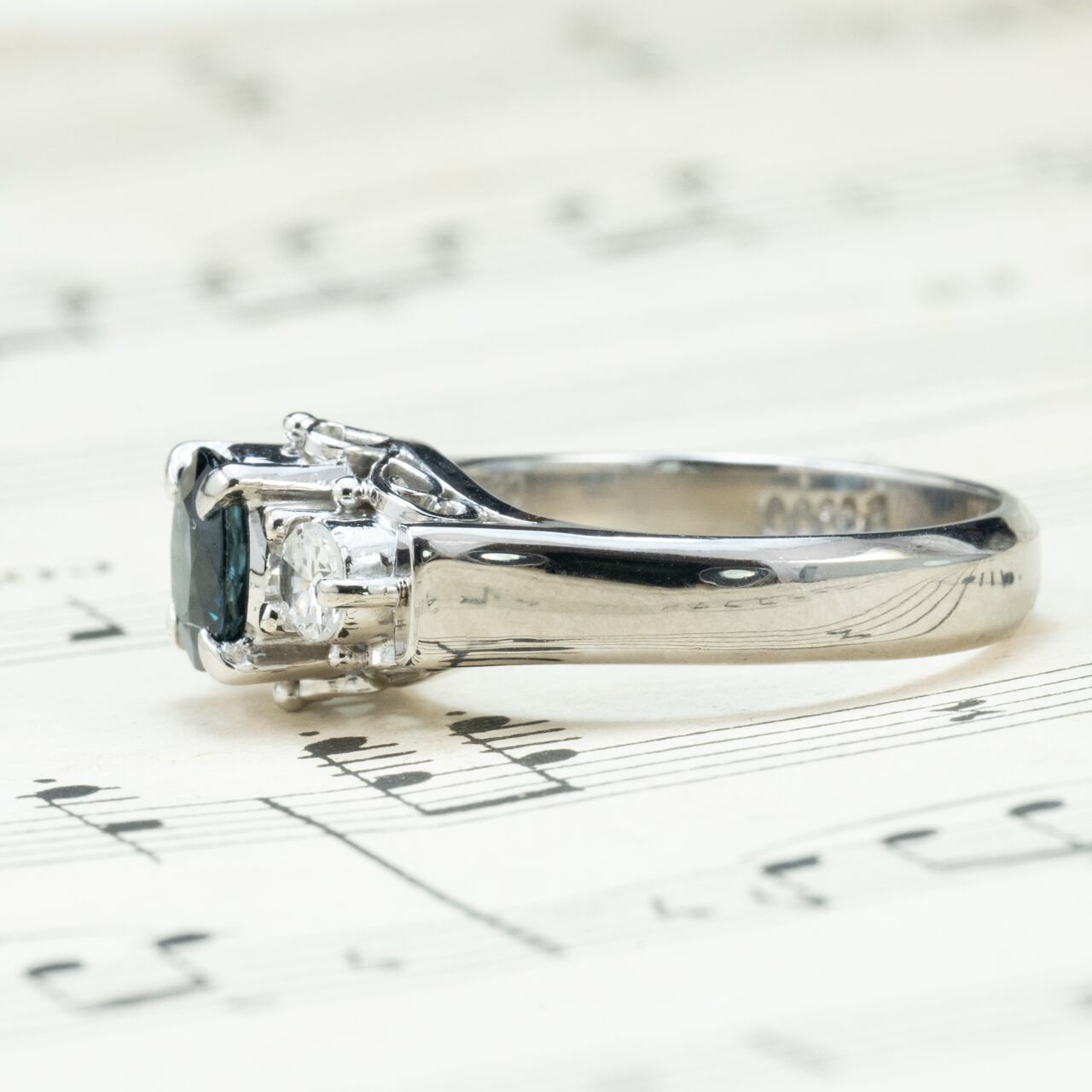 Pt900 天然サファイア 2.47ct × ダイヤモンド 昭和レトロ リング｜3