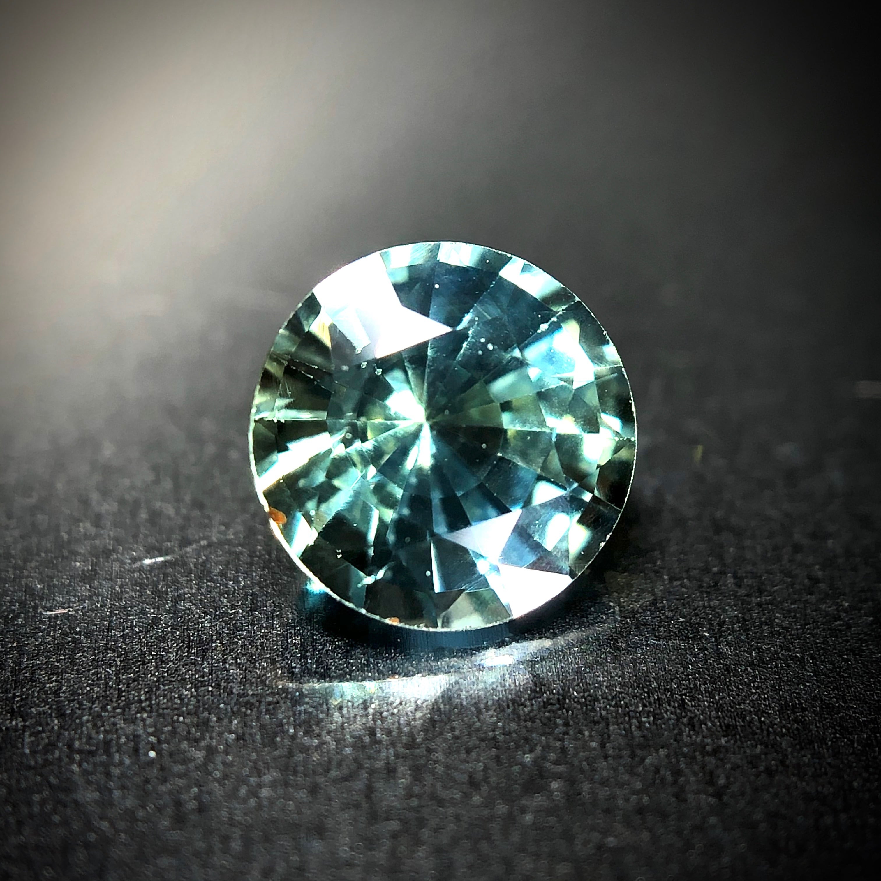 爽やかなミントグリーン 0.76ct 天然 グリーン サファイア