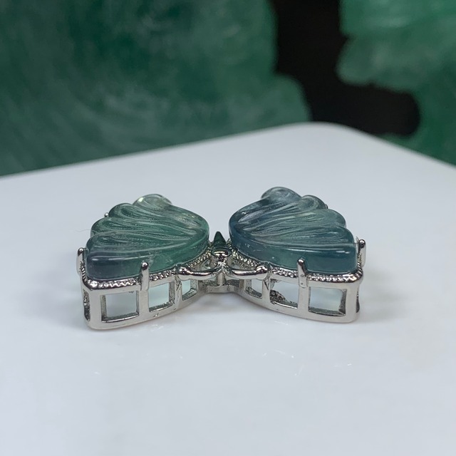 21.フローライト蝶々・横貫通穴☆パーツ