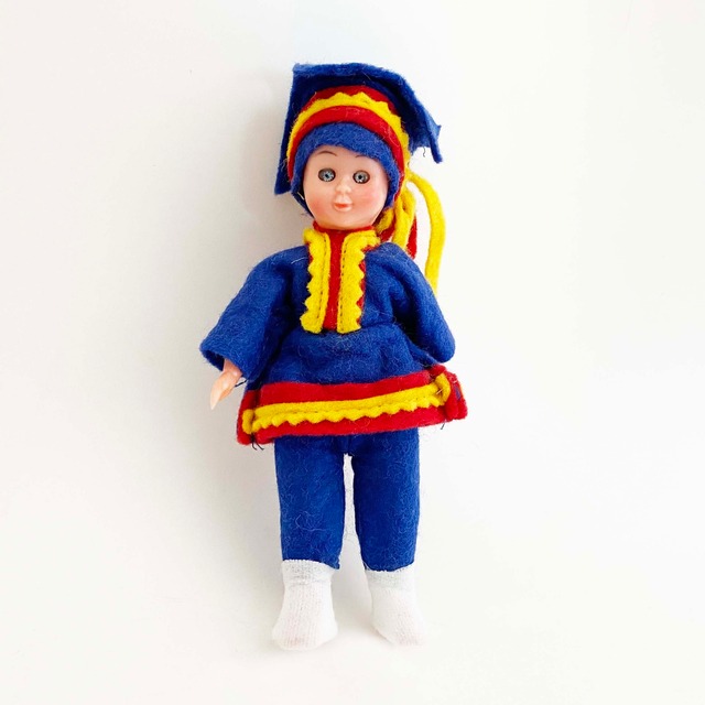 北欧先住民サーミ伝統衣装人形